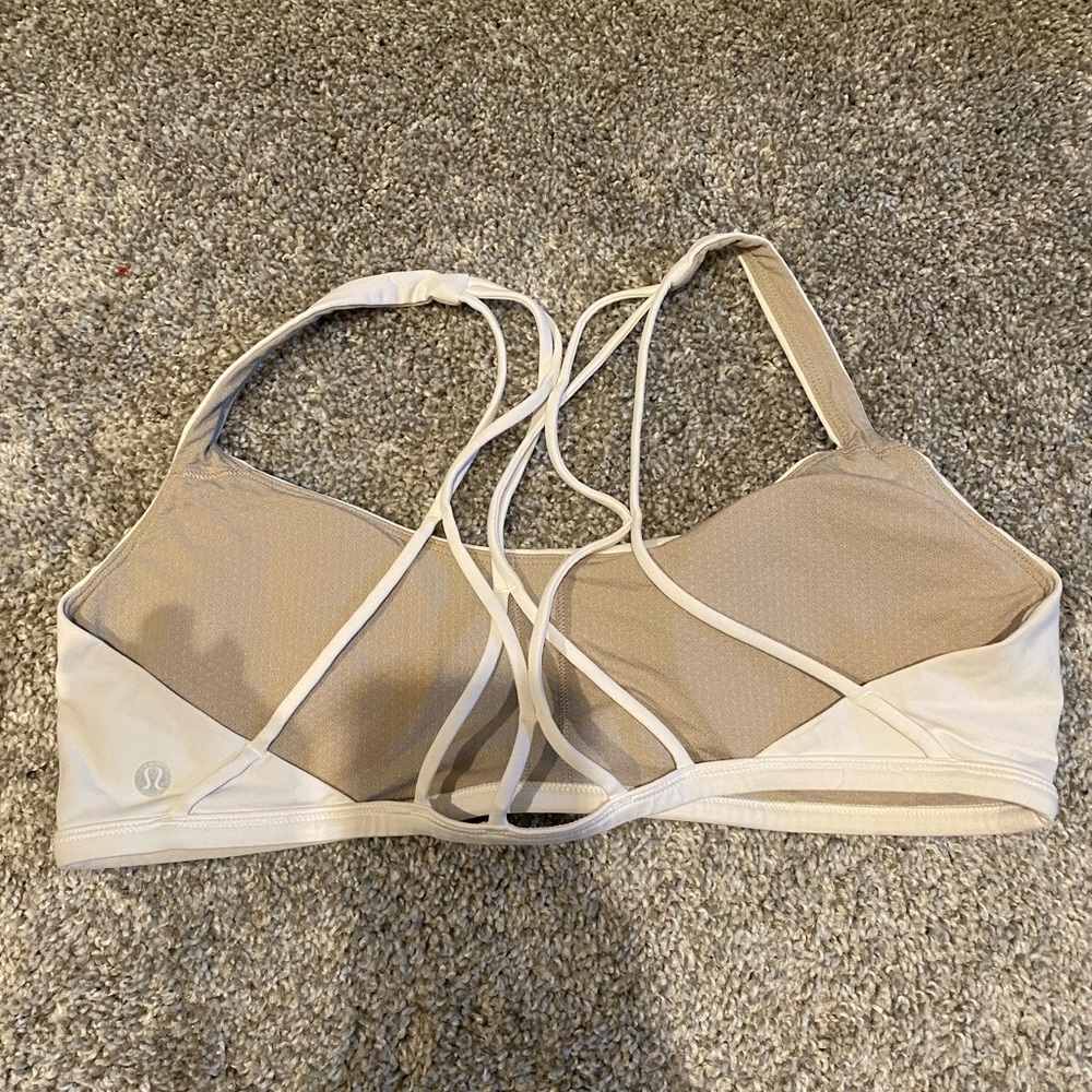 Lululemon sports bra